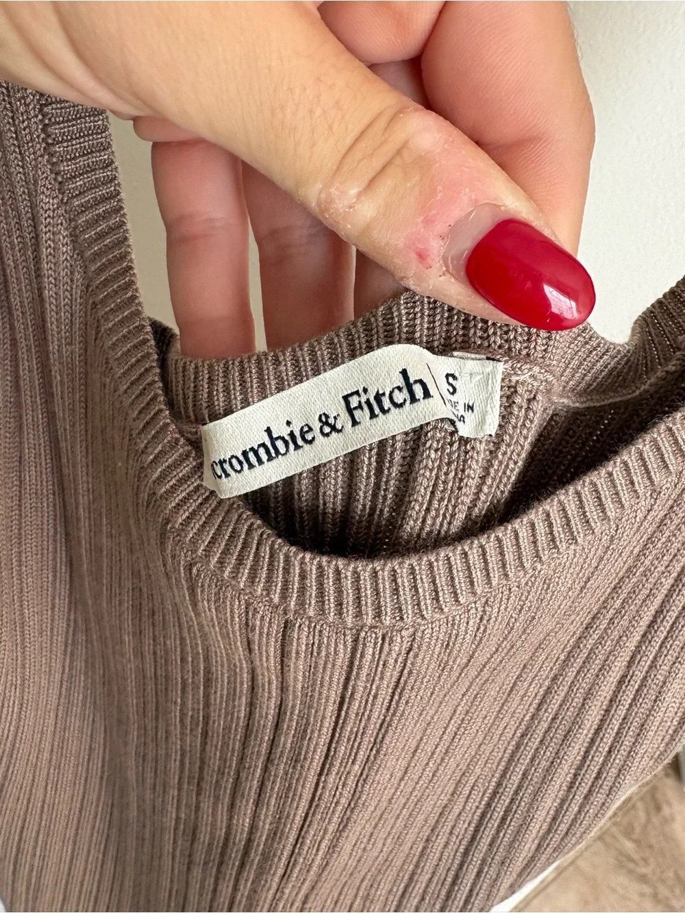 Abercrombie & Fitch reposhing this